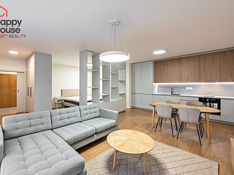 Pronájem bytu 1+kk 61 m² - foto 1