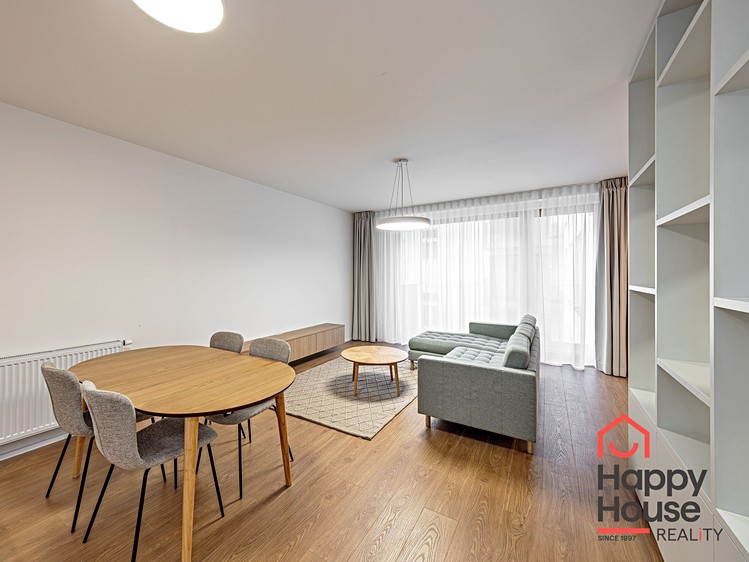 Pronájem bytu 1+kk 61 m² - foto 5