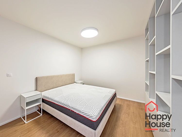 Pronájem bytu 1+kk 63 m² - foto 8