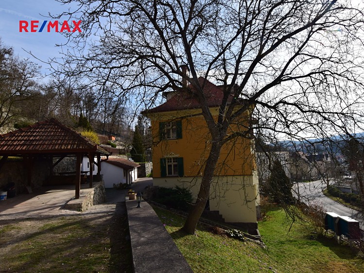 Pronájem bytu 3+1 89 m² - foto 3