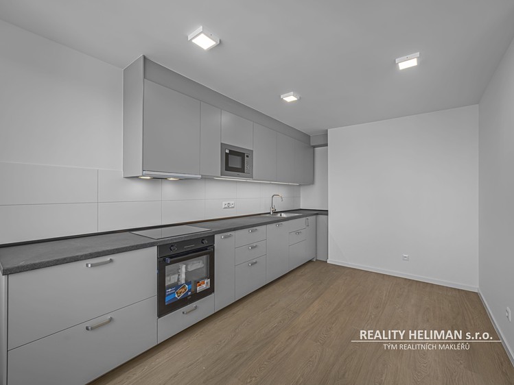 Pronájem bytu 3+kk 68 m² - foto 3