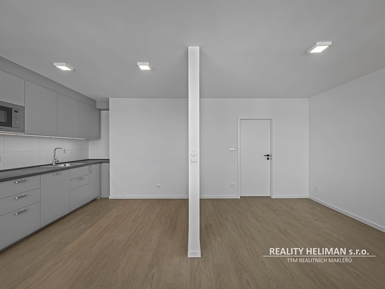 Pronájem bytu 3+kk 68 m² - foto 2