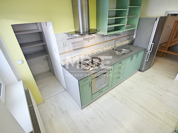 Pronájem bytu 5+1 160 m² (Mezonet) - foto 2