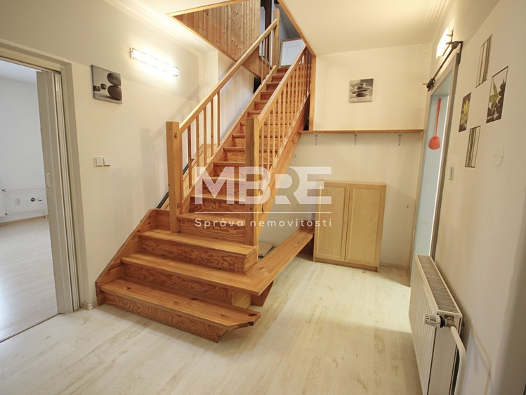 Pronájem bytu 5+1 160 m² (Mezonet) - foto 8
