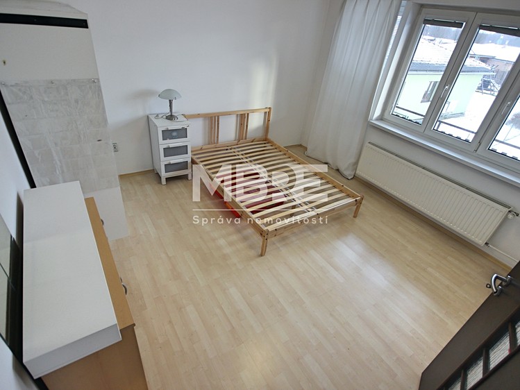 Pronájem bytu 5+1 160 m² (Mezonet) - foto 7