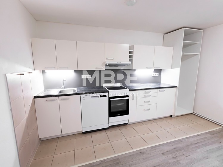 Pronájem bytu 2+1 79 m² - foto 2