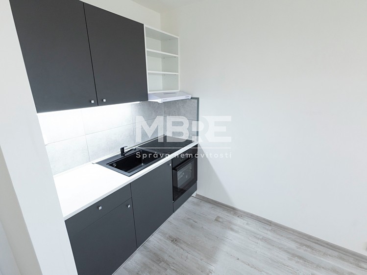 Pronájem bytu 1+kk 31 m² - foto 1