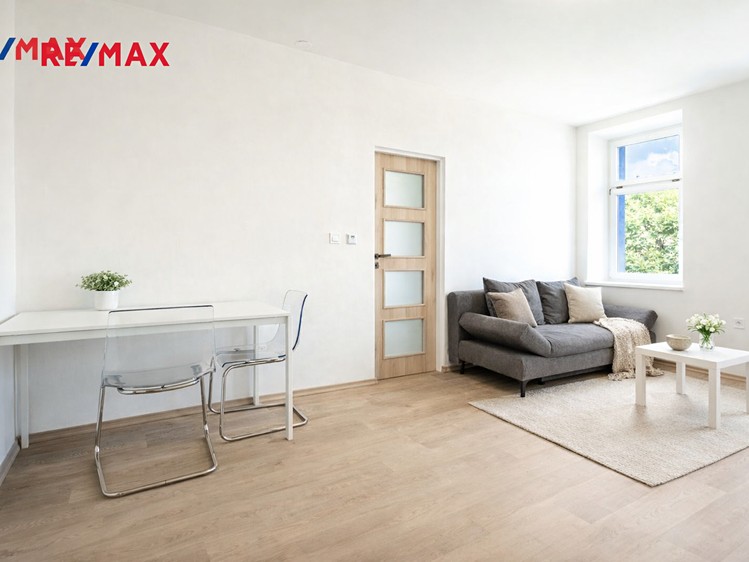 Pronájem bytu 2+1 43 m² - foto 1