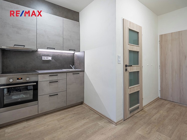 Pronájem bytu 2+1 43 m² - foto 2