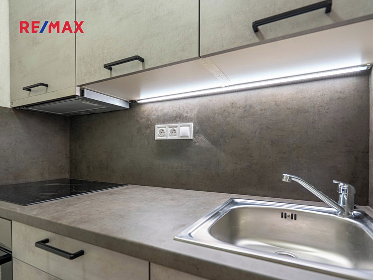 Pronájem bytu 2+1 43 m² - foto 4