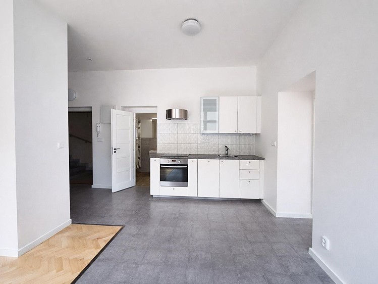 Pronájem bytu 2+kk 62 m² - foto 3