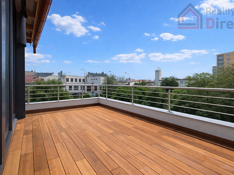 Pronájem bytu 3+kk 81 m² - foto 2