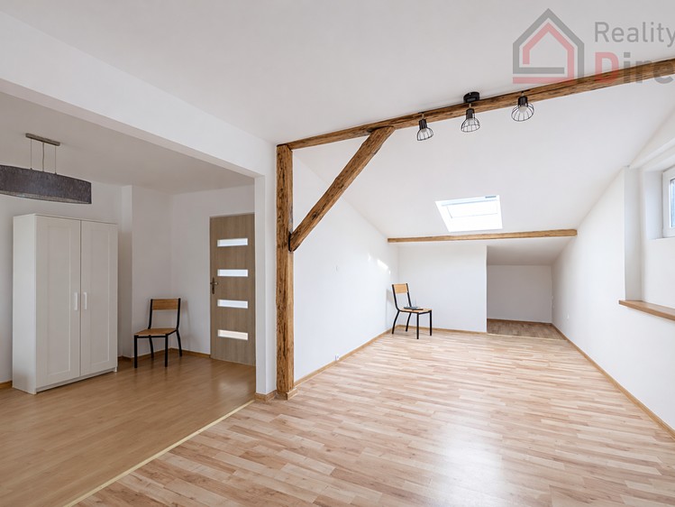 Pronájem bytu 2+1 55 m² - foto 1