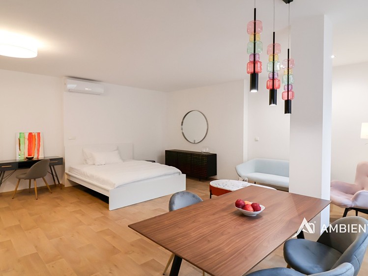 Pronájem bytu 1+kk 52 m² - foto 1