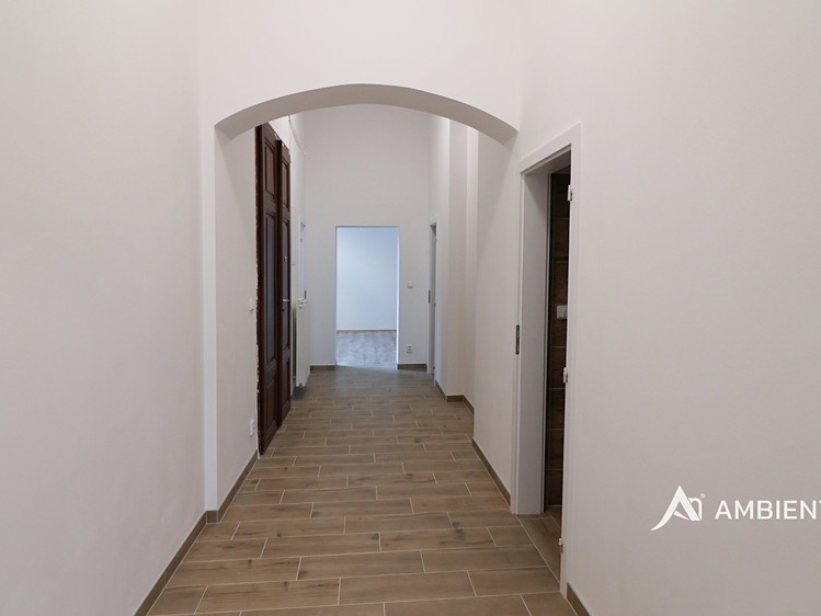 Pronájem bytu 4+kk 94 m² - foto 4
