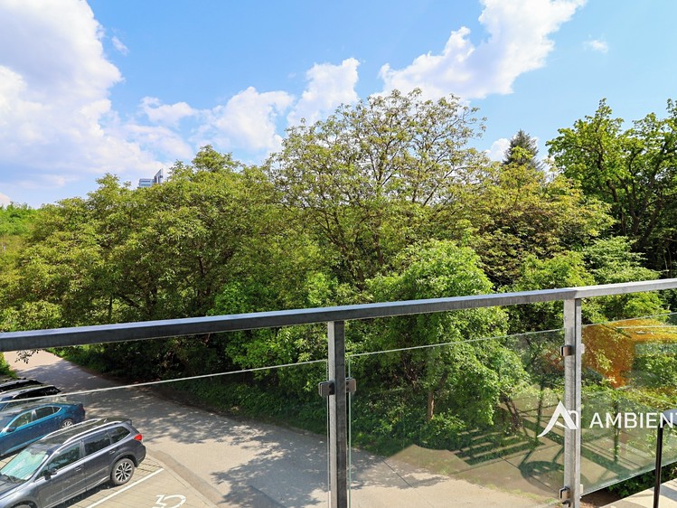 Pronájem bytu 3+kk 70 m² - foto 3