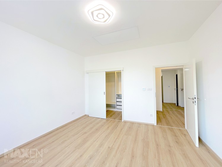 Pronájem bytu 2+kk 58 m² - foto 3