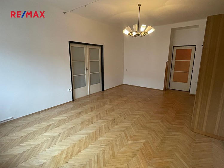 Pronájem bytu 2+1 96 m² - foto 8