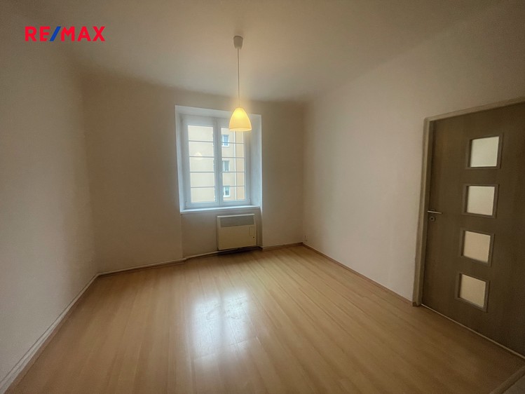 Pronájem bytu 2+kk 60 m² (Jednopodlažní) - foto 2