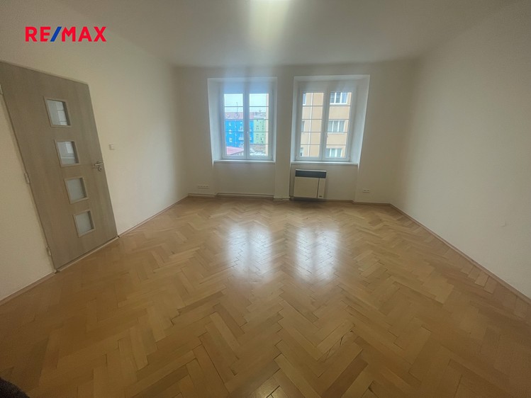 Pronájem bytu 2+kk 60 m² (Jednopodlažní) - foto 3