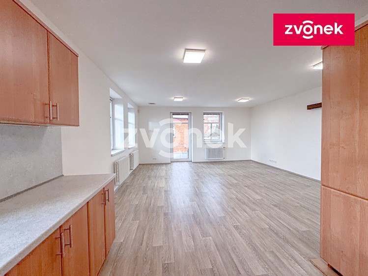 Pronájem bytu 4+kk 87 m² - foto 3