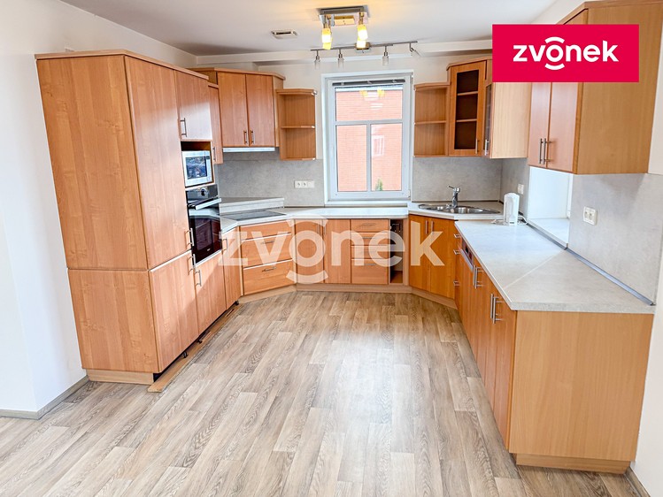 Pronájem bytu 4+kk 87 m² - foto 4