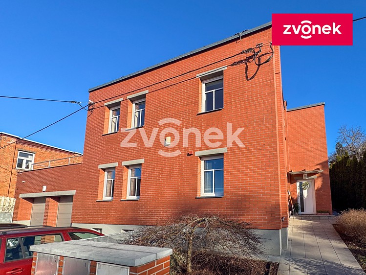 Pronájem bytu 4+kk 87 m² - foto 1