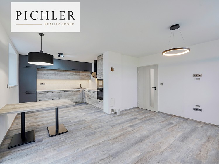 Pronájem bytu 4+kk 80 m² - foto 4