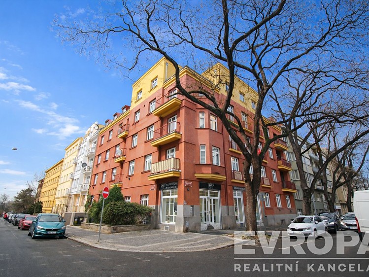 Pronájem bytu 3+1 93 m² - foto 1