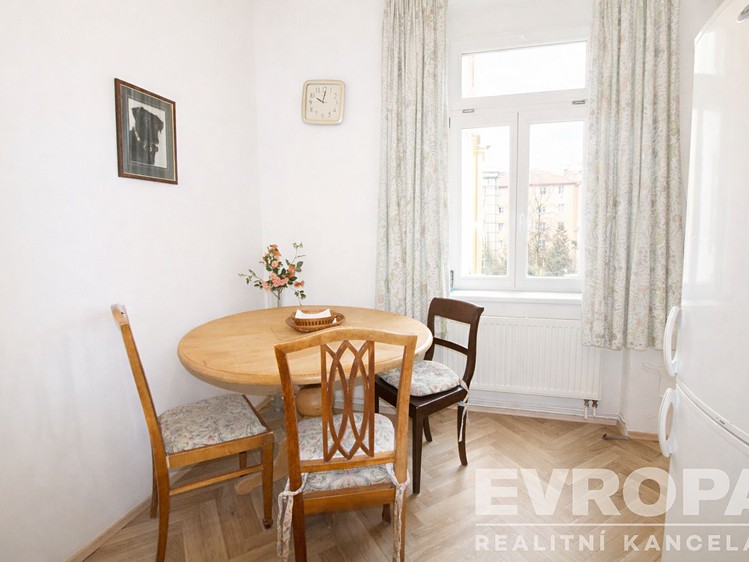Pronájem bytu 3+1 93 m² - foto 6