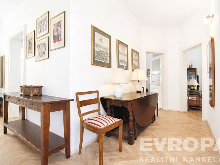 Pronájem bytu 3+1 93 m² - foto 5