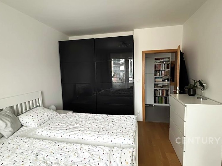 Pronájem bytu 2+kk 57 m² - foto 3