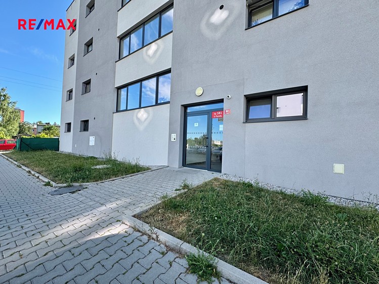 Pronájem bytu 1+kk 36 m² - foto 1