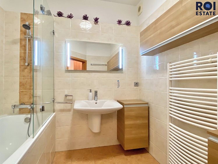 Pronájem bytu 3+kk 73 m² - foto 3