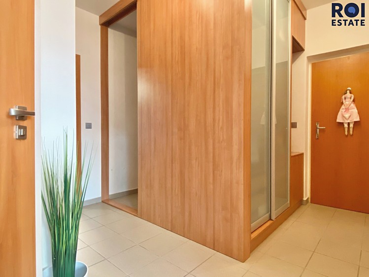 Pronájem bytu 3+kk 73 m² - foto 2
