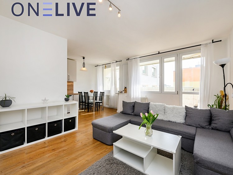 Pronájem bytu 3+kk 72 m² (Jednopodlažní) - foto 1