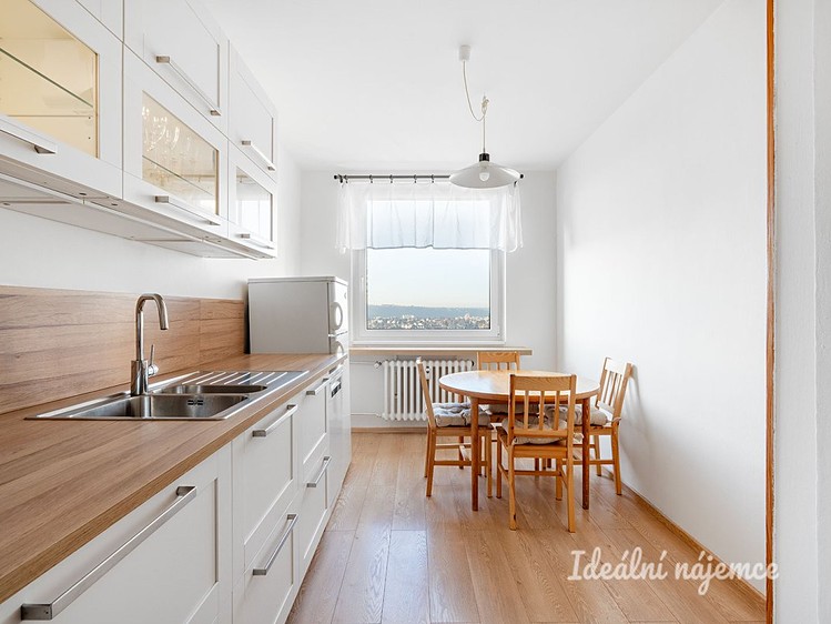 Pronájem bytu 3+1 76 m² - foto 6