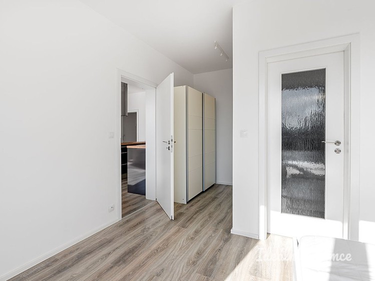 Pronájem bytu 2+kk 58 m² - foto 8