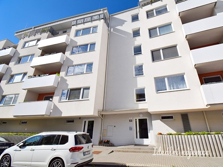 Pronájem bytu 1+kk 30 m² - foto 8