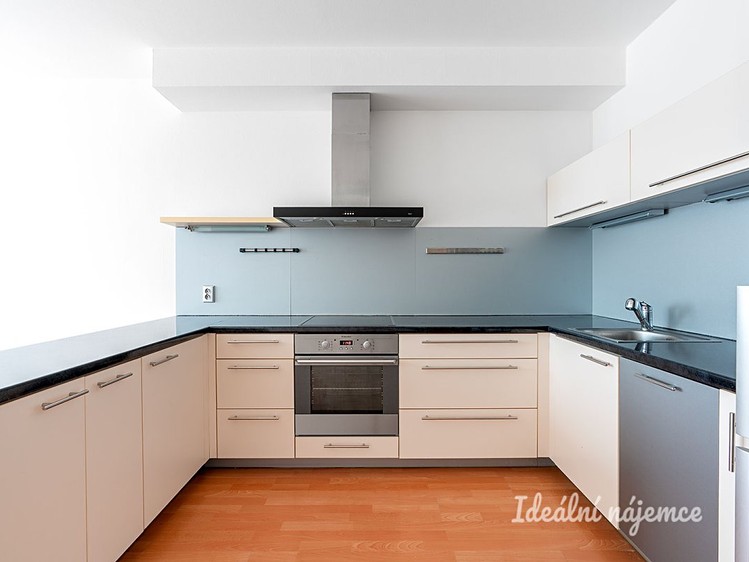 Pronájem bytu 3+kk 75 m² - foto 3