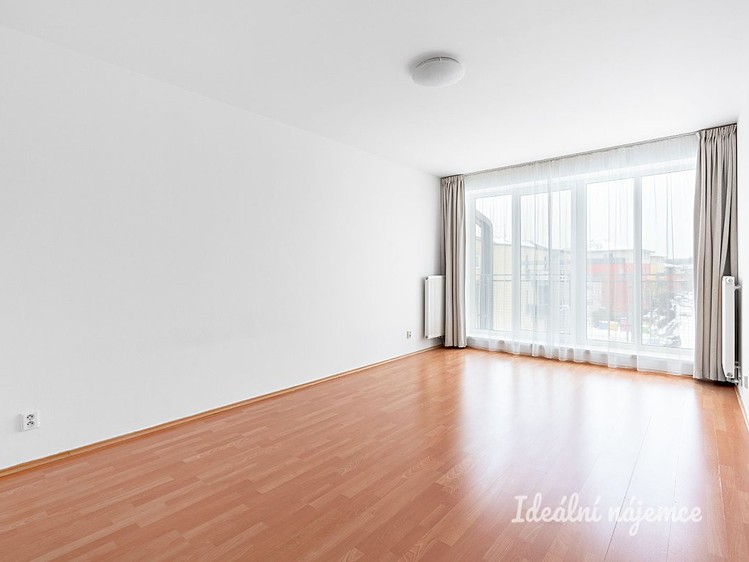 Pronájem bytu 3+kk 75 m² - foto 8