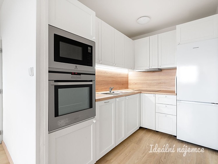 Pronájem bytu 2+kk 45 m² - foto 1