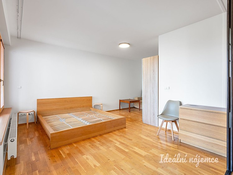 Pronájem bytu 2+kk 69 m² - foto 4