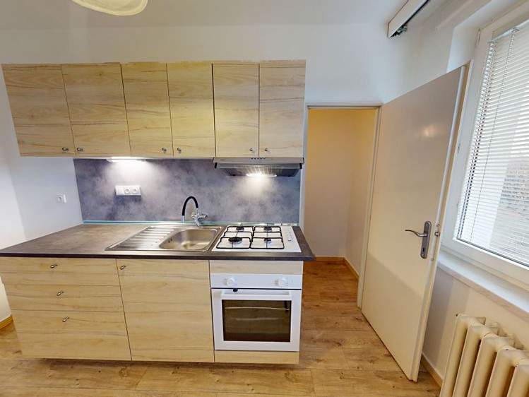 Pronájem bytu 2+1 55 m² - foto 1