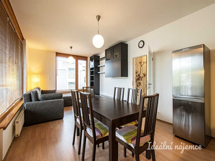 Pronájem bytu 3+kk 68 m² - foto 2