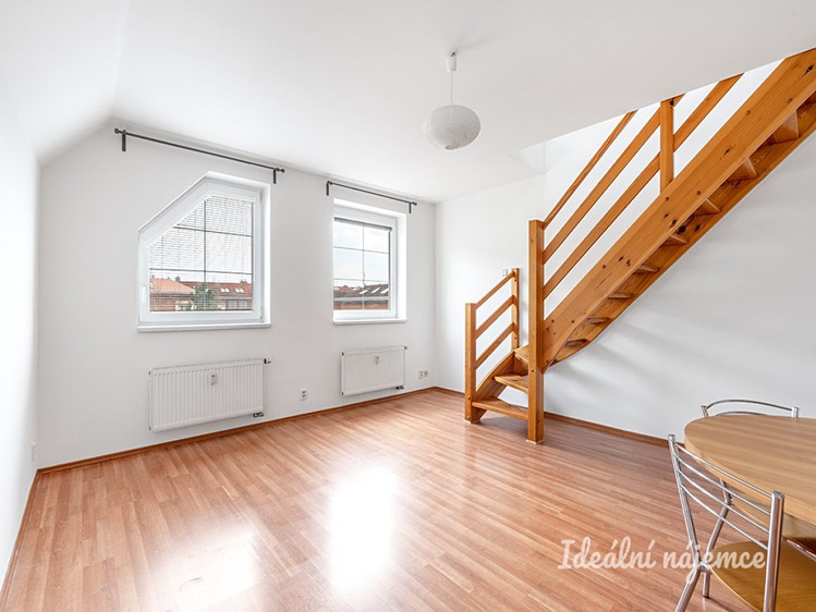 Pronájem bytu 2+kk 74 m² - foto 3