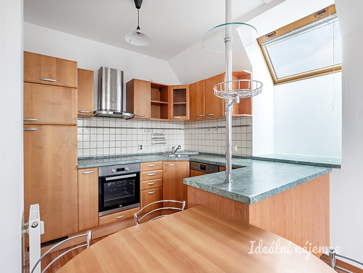 Pronájem bytu 2+kk 74 m² - foto 4