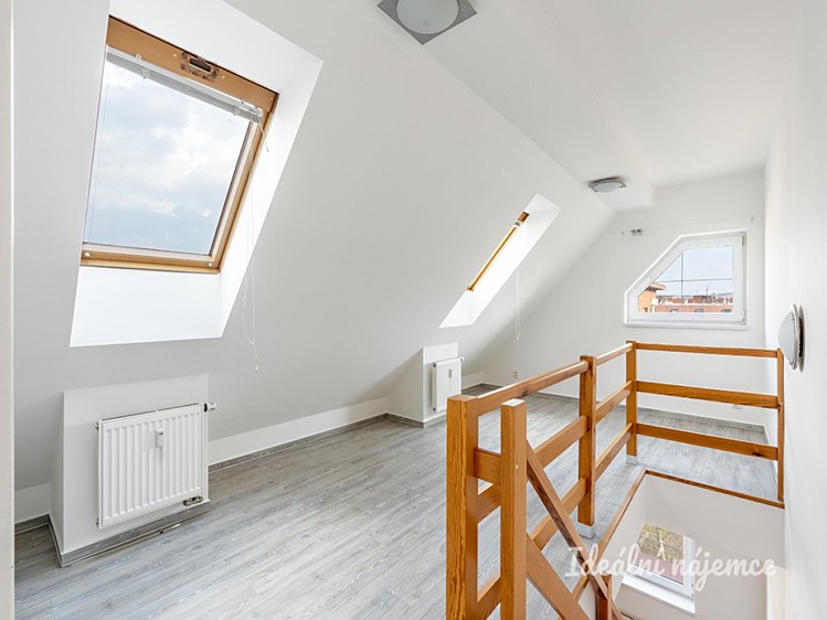 Pronájem bytu 2+kk 74 m² - foto 6