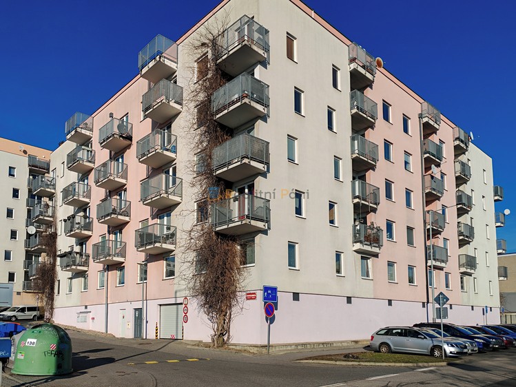 Pronájem bytu 2+kk 66 m² - foto 3
