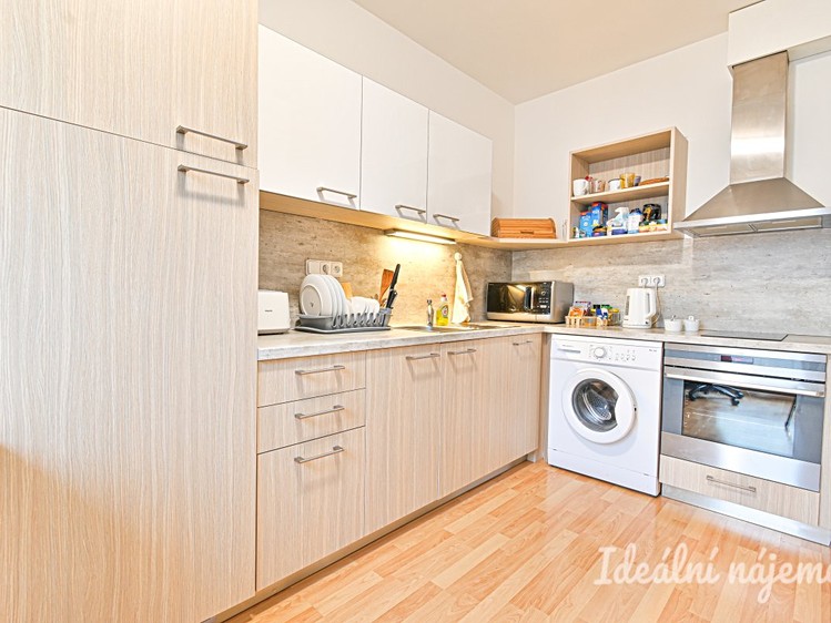 Pronájem bytu 1+kk 30 m² - foto 1